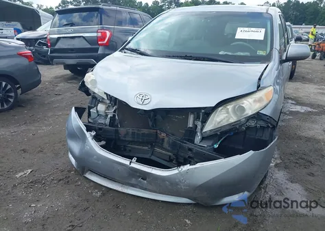 2011 Toyota Sienna Le V6 из США, поврежденный, VIN 5TDKK3DCXBS156054